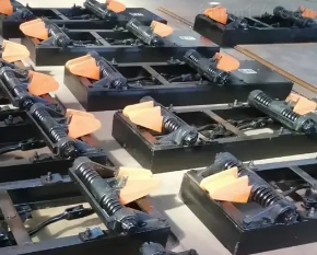 抱軌式阻車(chē)器的主要組成部分有哪些？